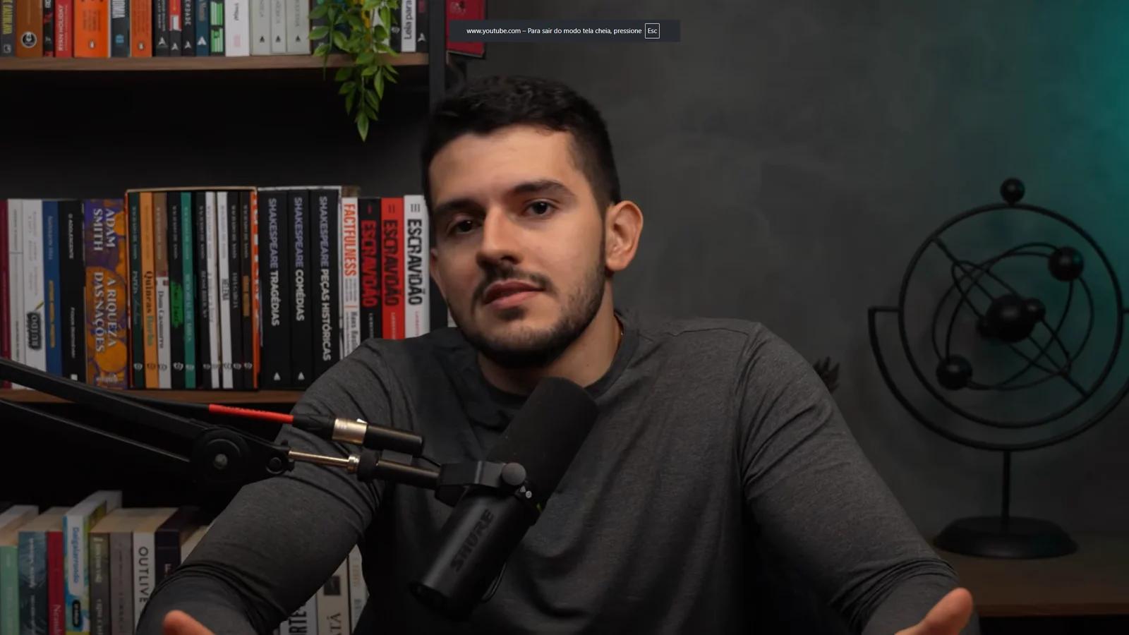 Vinícius Oliveira explicando o Plano Medicina 2027